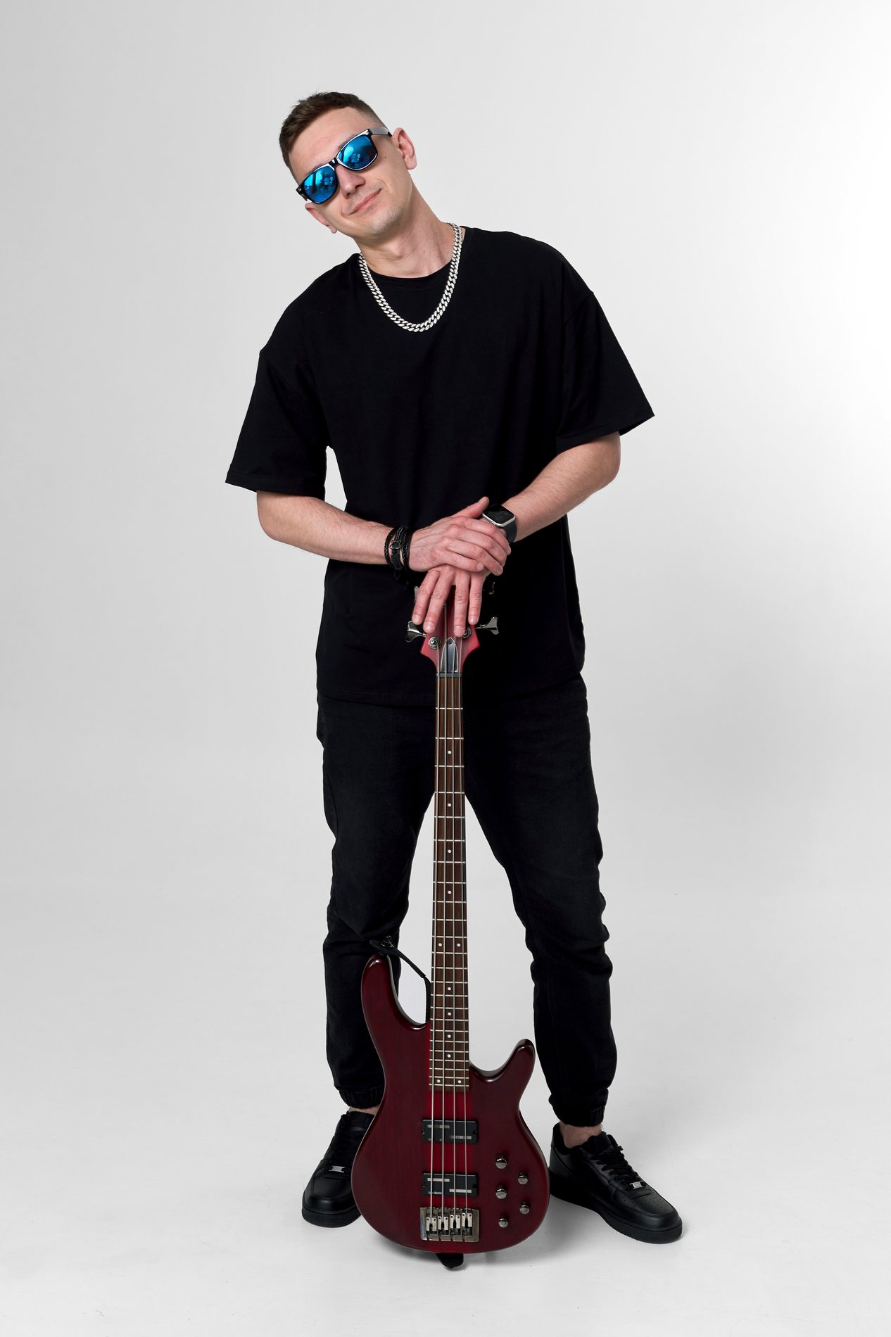Басист DOBROVA BAND